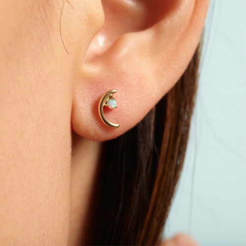 WWAKE（ウェイク） 14K Offset OPAL Arc Earrings (14金 オパールピアス）