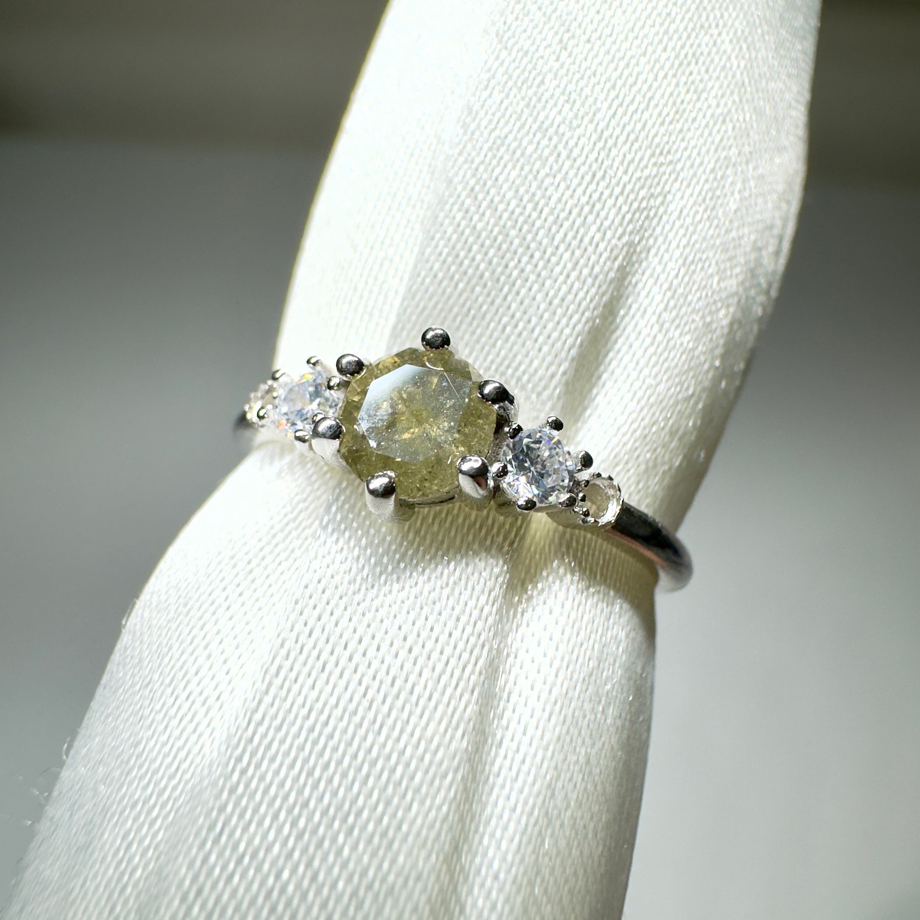 プラいちRing♦︎蛍光ダイヤモンド♦︎