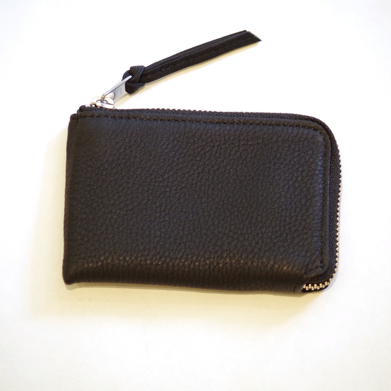 E R A. BUBBLE CALF ZIPPED CARD CASE