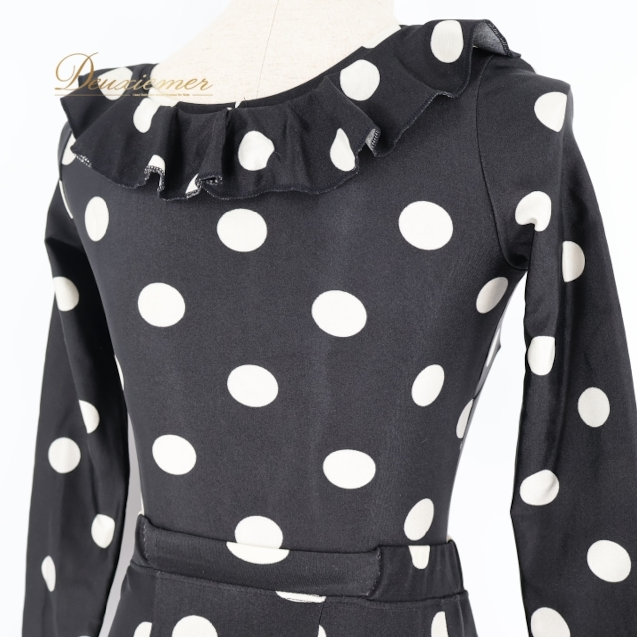 社交ダンス 衣装 チャコット Chacott ツーピース セットアップ トップス スカート 水玉 ドット 白 黒 伸縮 軽い ストレッチ パーティ 発表会 ホワイト系 ブラック系 おしゃれ ダンスウエア コーディネート 女性用 ジャズダンス バレエ 発表会衣装 レッスン用 日本製 かわいい