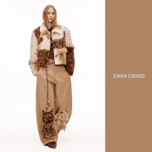 ぬくもりを連れて歩く、ふたりの子犬のファーパンツ E00622