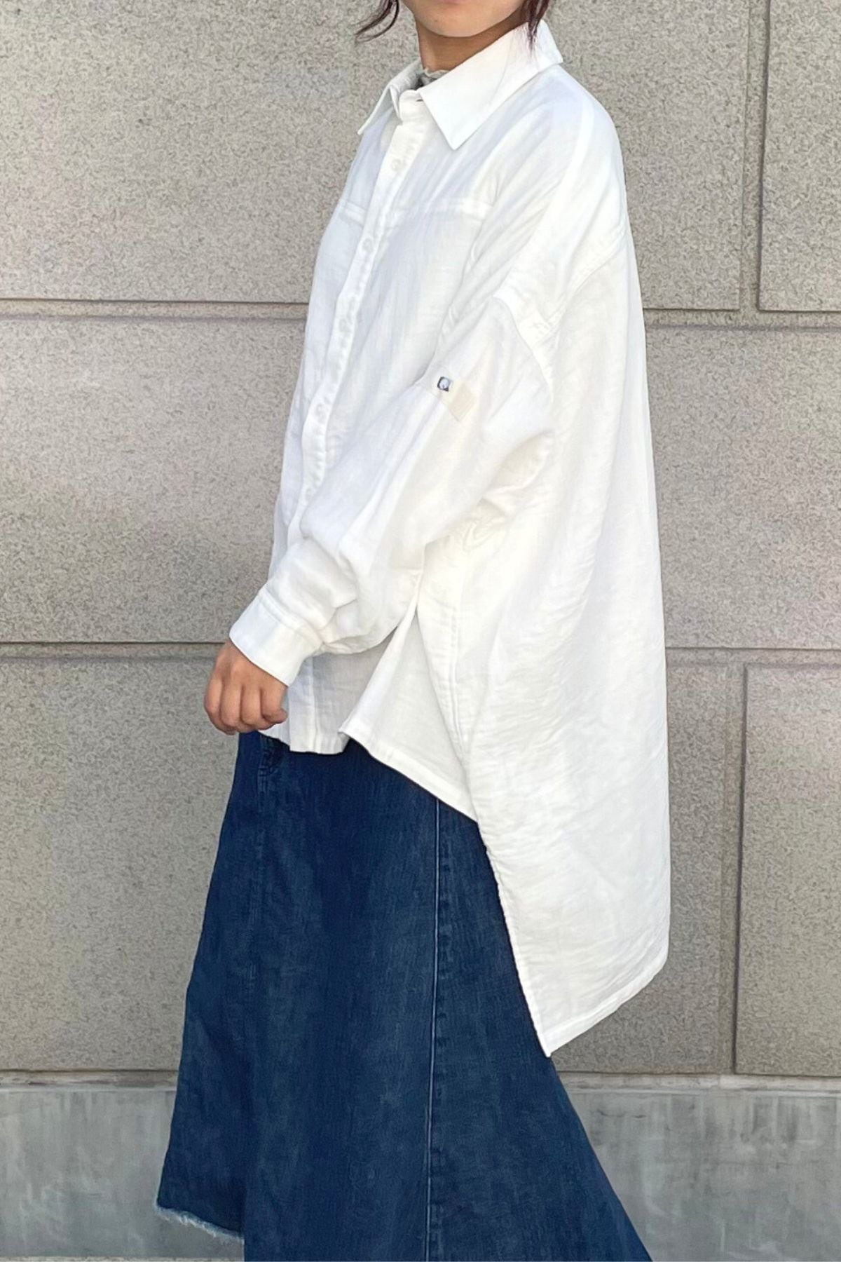 deres シルクデニムシャツ ホワイト 再入荷のお知らせ】【空気を纏う】エアリーデニム ― リラクシーシャツ