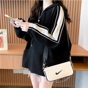 【送料無料】 トップス 3色 トレーナー パーカー 萌え袖 袖あり 長袖 クルーネック フード付き プルオーバー Aライン フレア ロング丈 バイカラー 厚手生地 かわいい 大人可愛い 大人女子 こなれ感 シンプル カジュアル 大人 おしゃれ お洒落 ラフ コンサバ ガーリー 無地 春 秋 20代 30代 レディース 女性 デート お出かけ お茶会 女子会 休日 演奏会 授業参観 着回し プチプライス カラバリ デイリーユース 普段使い オルチャン 韓国系 ファッション 定番アイテム 着痩せ インスタ映え