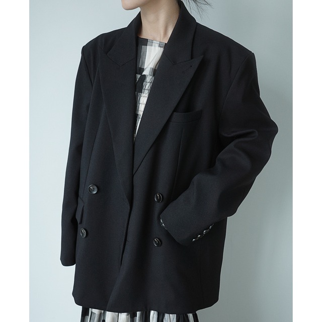 Peak lapel double-breasted jacket   G1017