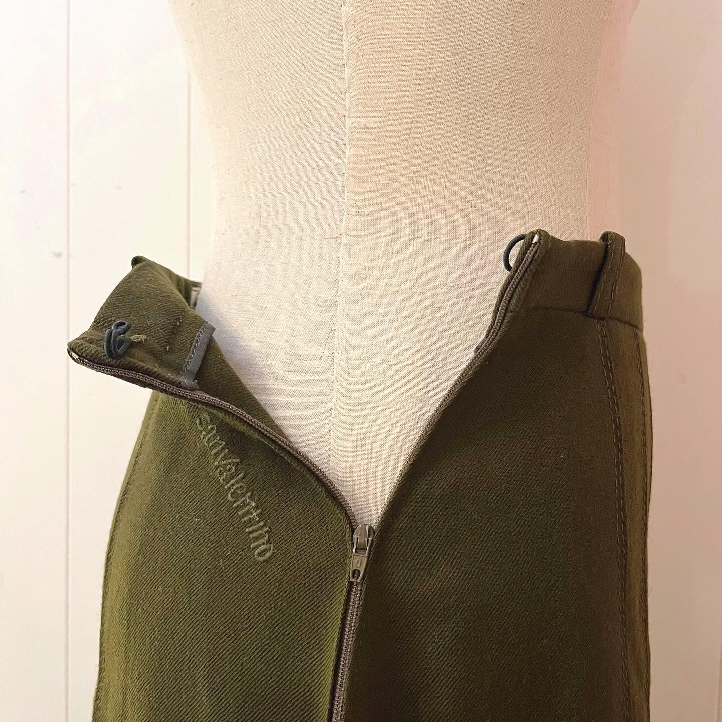 valentino / khaki pleats flare pants