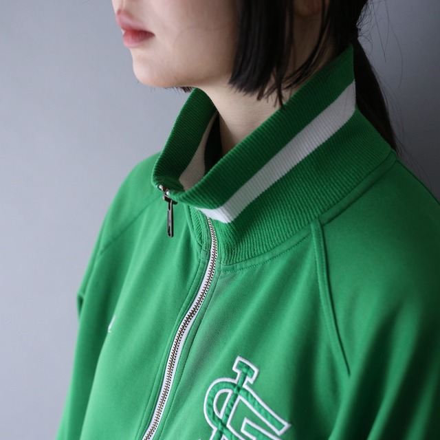 "NIKE" good coloring over silhouette track jacket