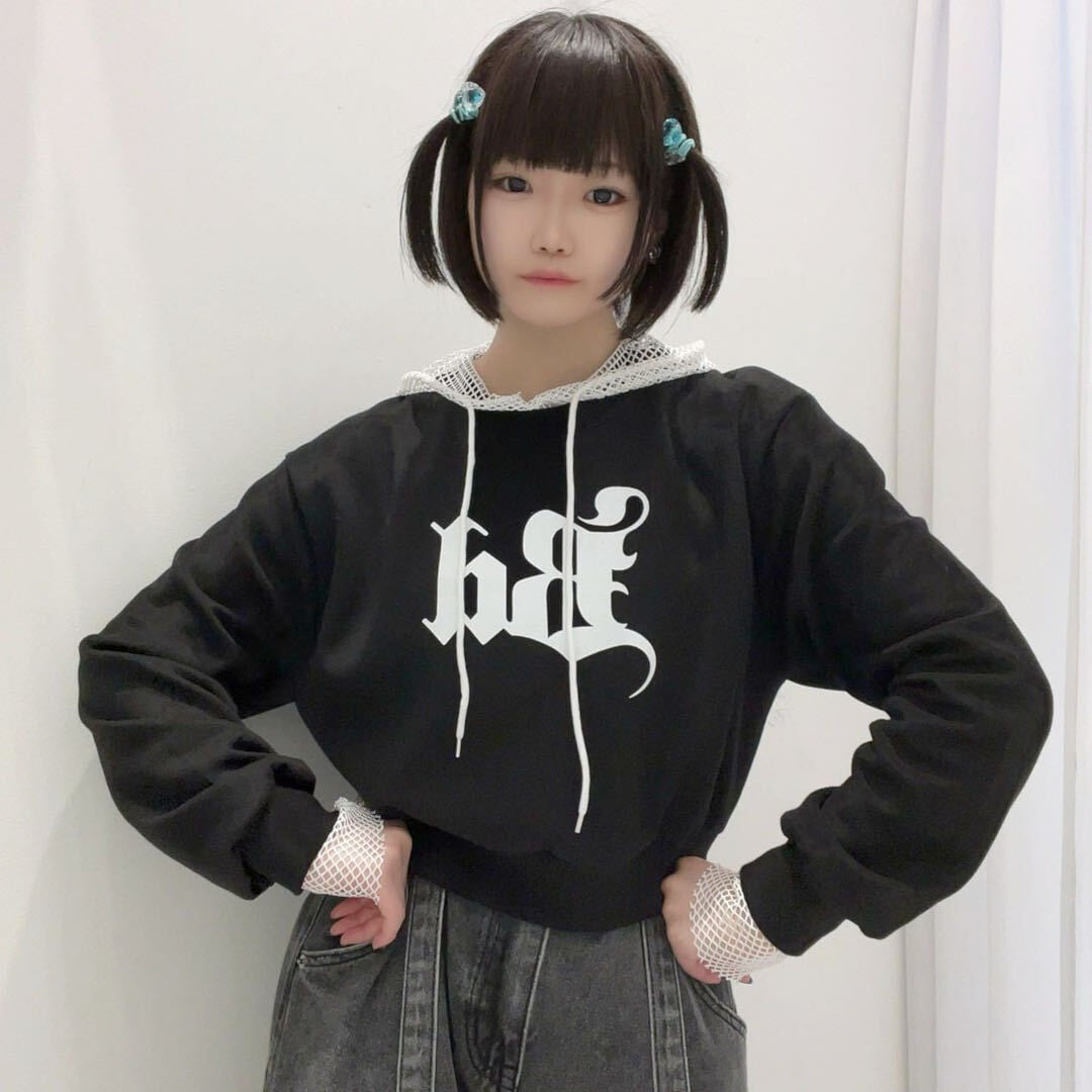(大注目) HANAのBorn to Bloomロゴスウェット　黒色 Lサイズ ショート丈 Bdスウェット | VOLCAN&APHRODITE 公式通販