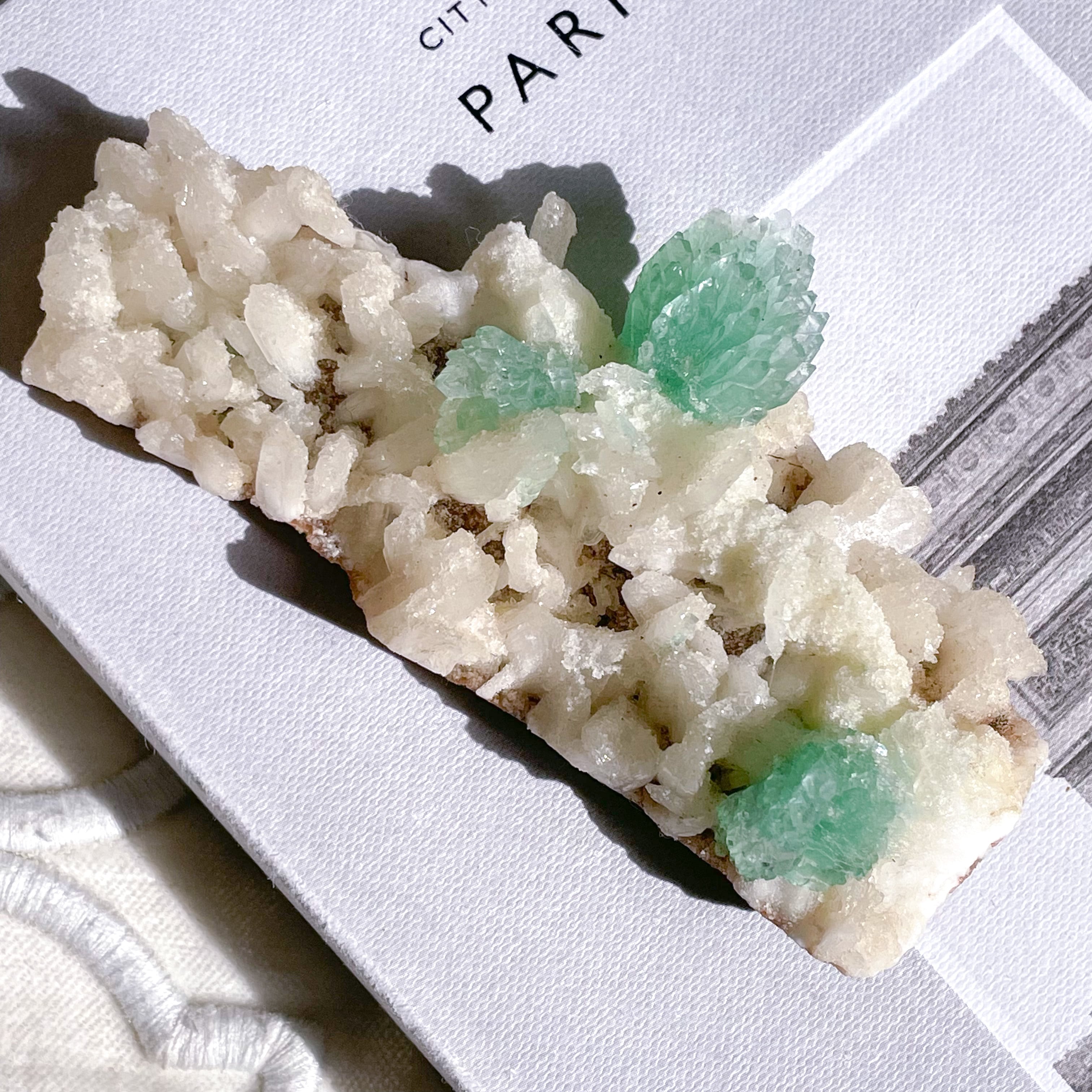 Flower Green Apophyllite 16 ✧ フラワーグリーンアポフィライト