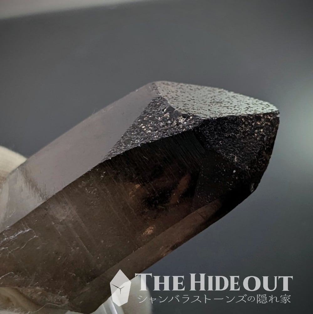 日本国産鉱物標本021 鳥取県三朝町煙水晶（スモーキークォーツ