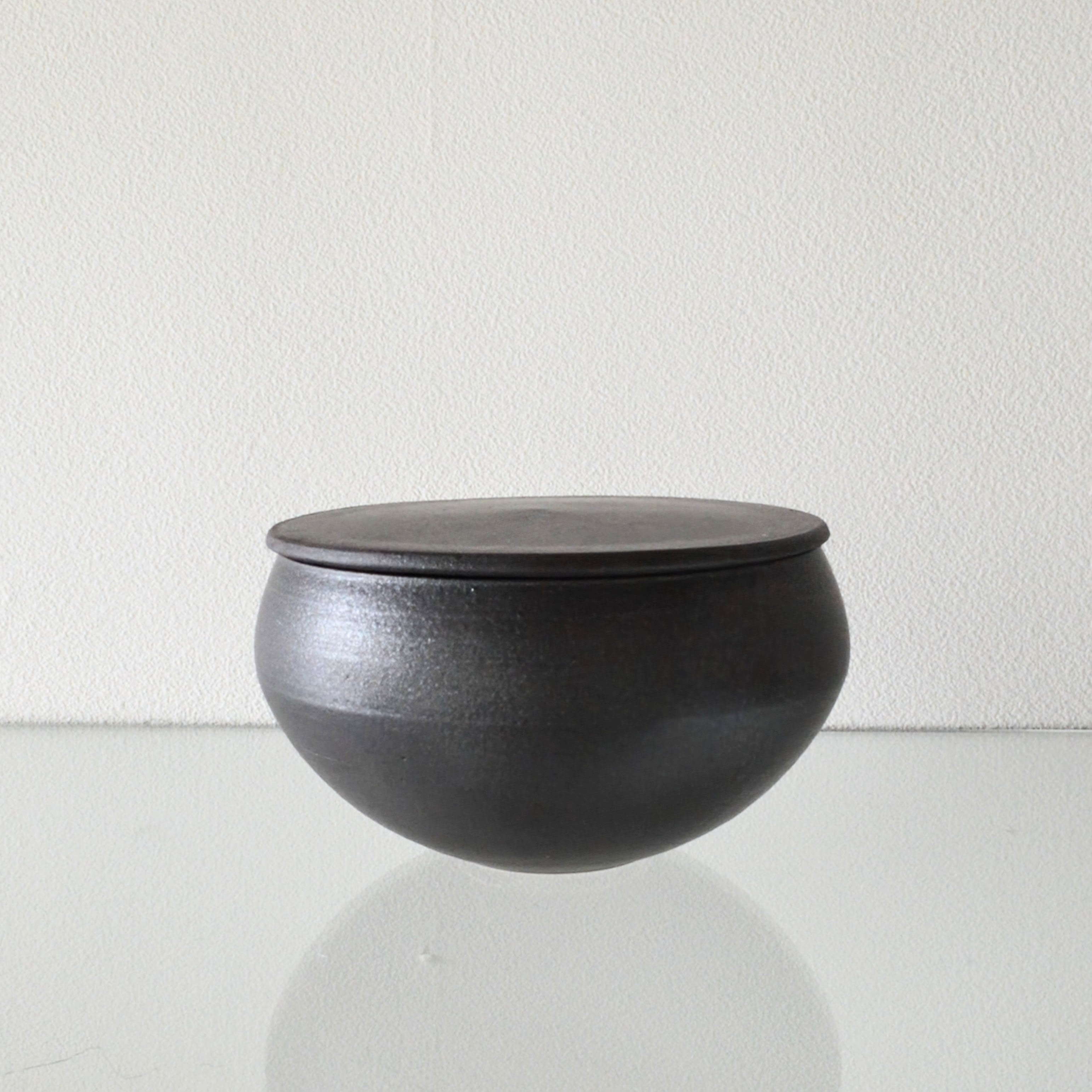 【LIMITED】小野俊 / 黒鉄釉 蓋物(手なり)M