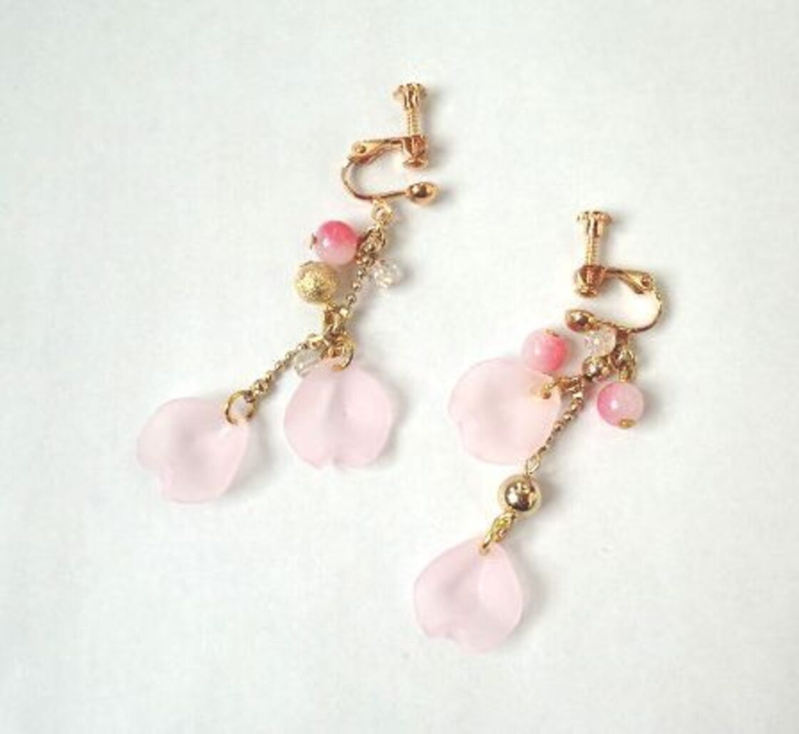 Fハンドメイド♪桜の花びらイヤリング♪さくらサクラアクセサリー | PAY ID
