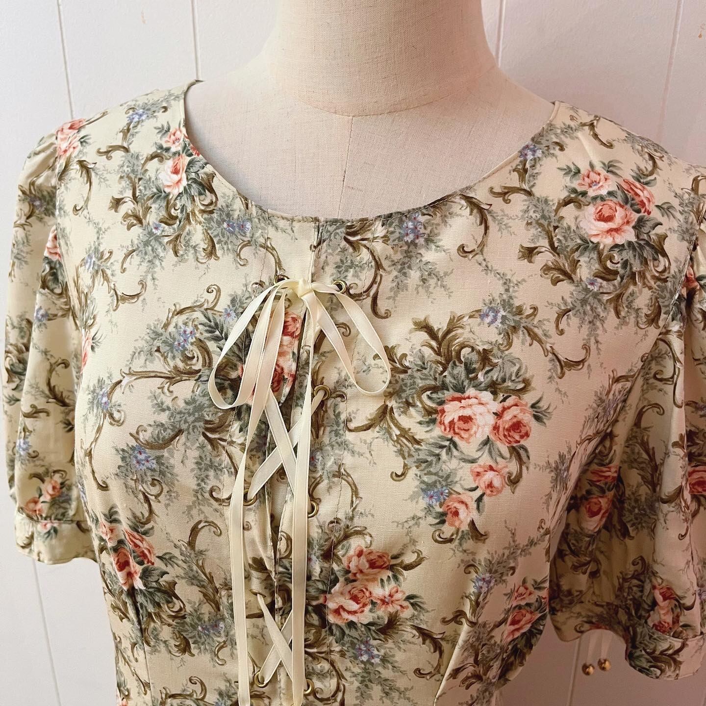 high laced shoes ribbon rose one-piece