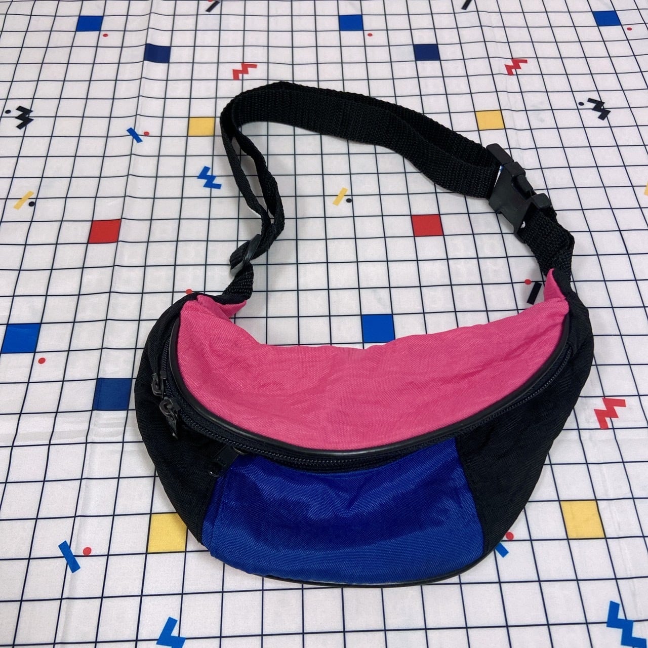 タグ付き ジオメトリックナイロンセットアップ USAファンシー古着 spank Spank!