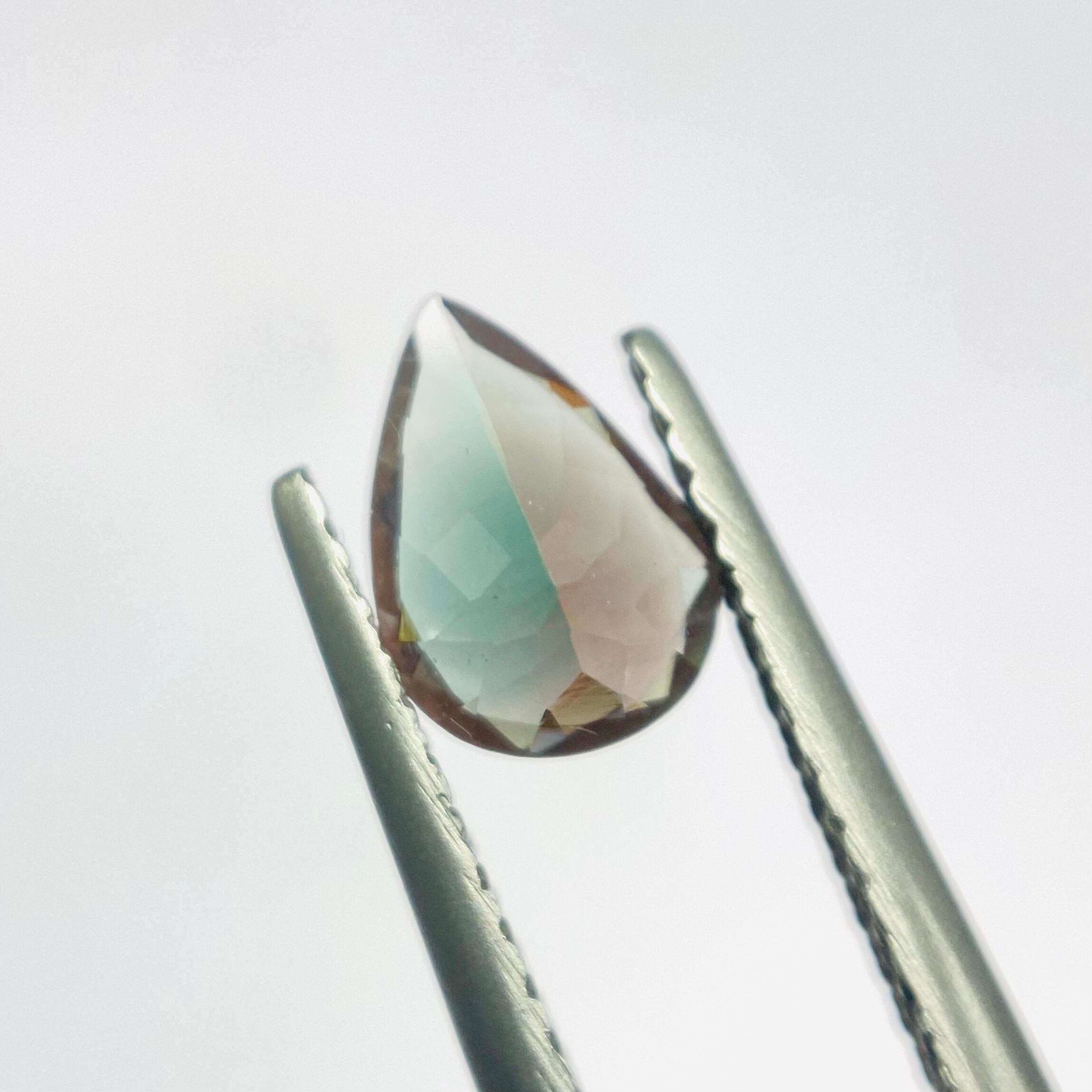 カメレオンなオレゴンサンストーン