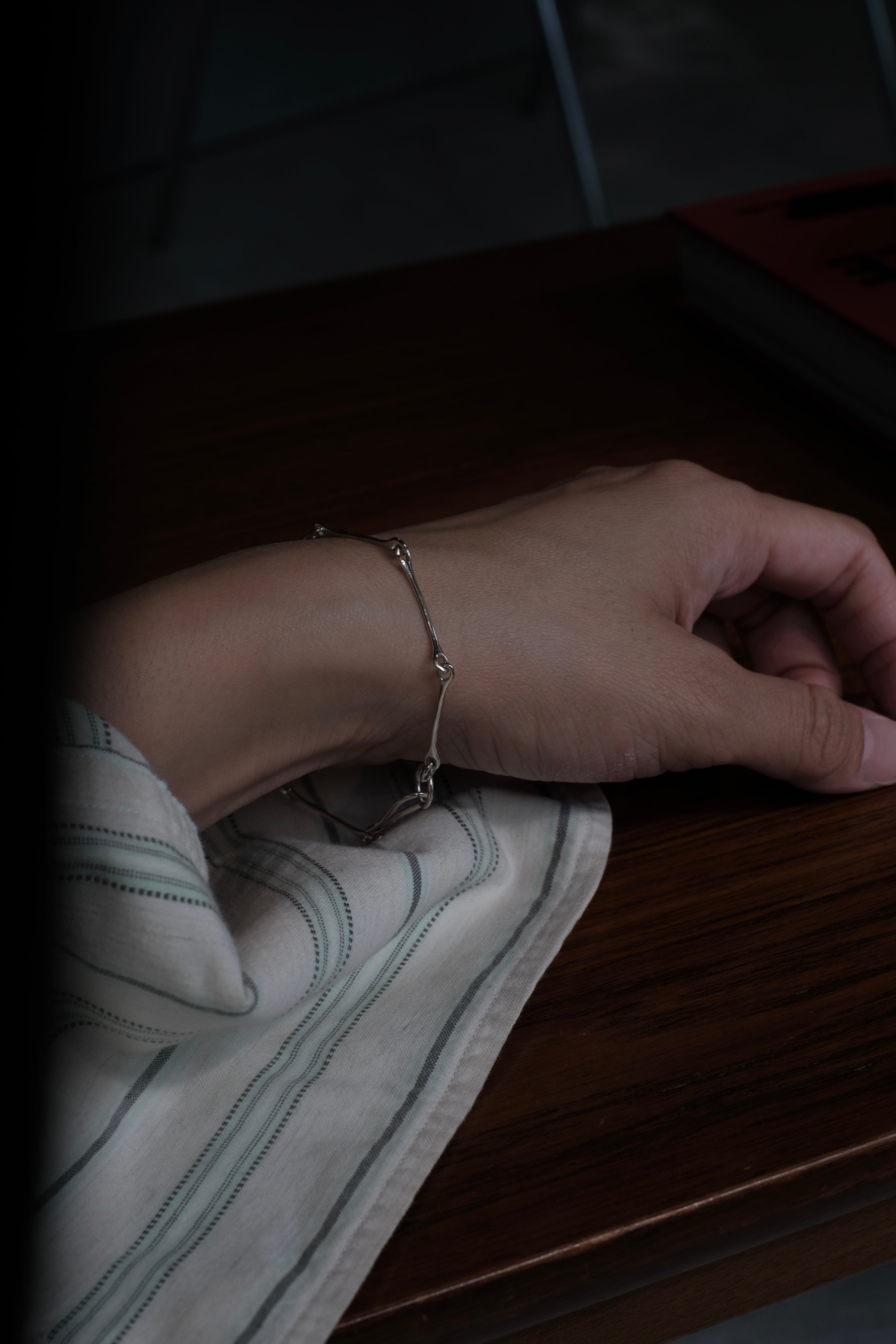 R.ALAGAN / FIBULA RING | LIVING