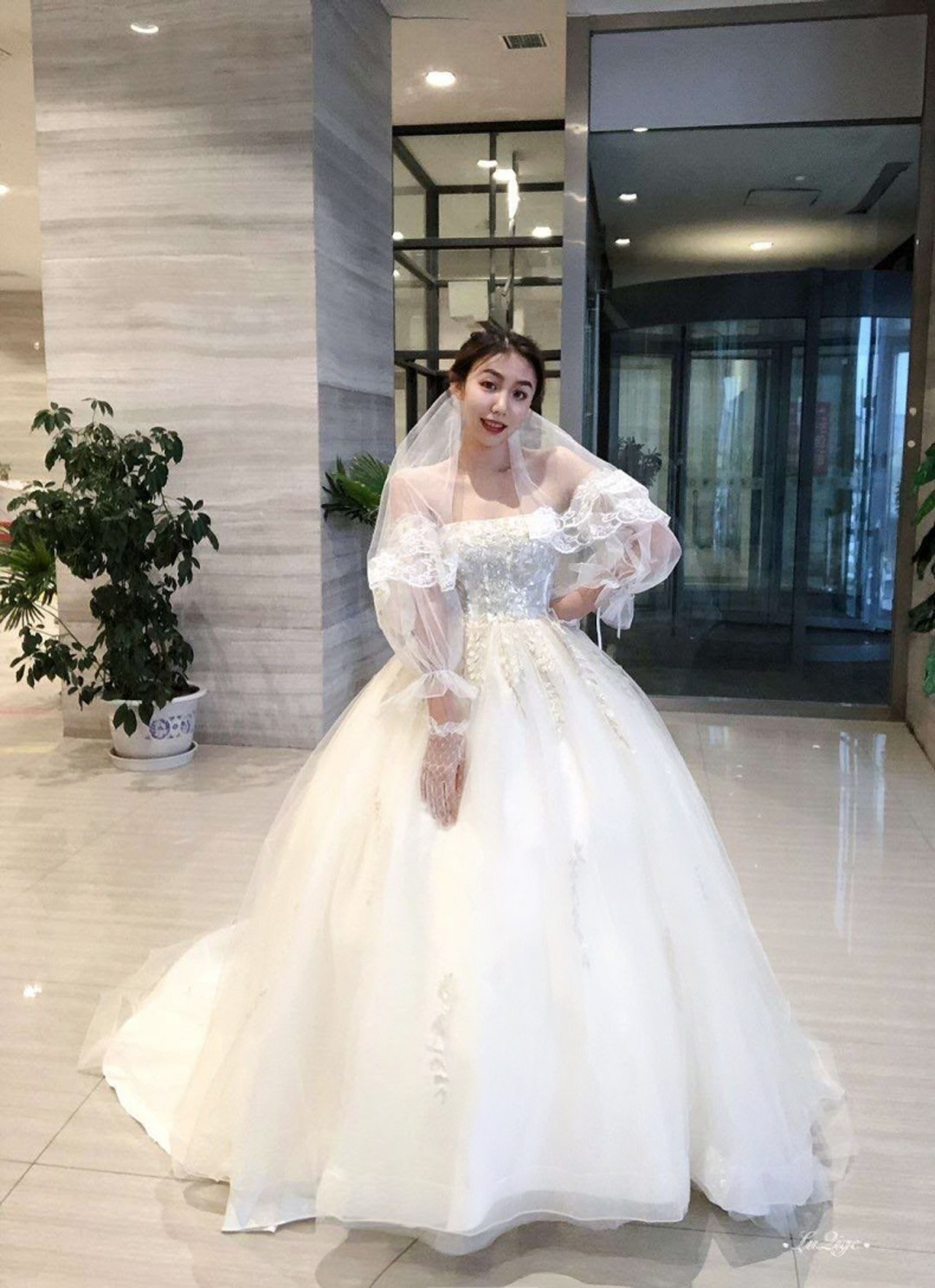 高品質！ウエディングドレス ホワイト ソフトチュール ベアトップ 短  