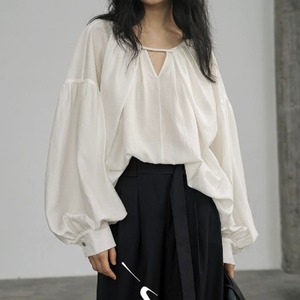 デザインネックランタンスリーブブラウス R01063