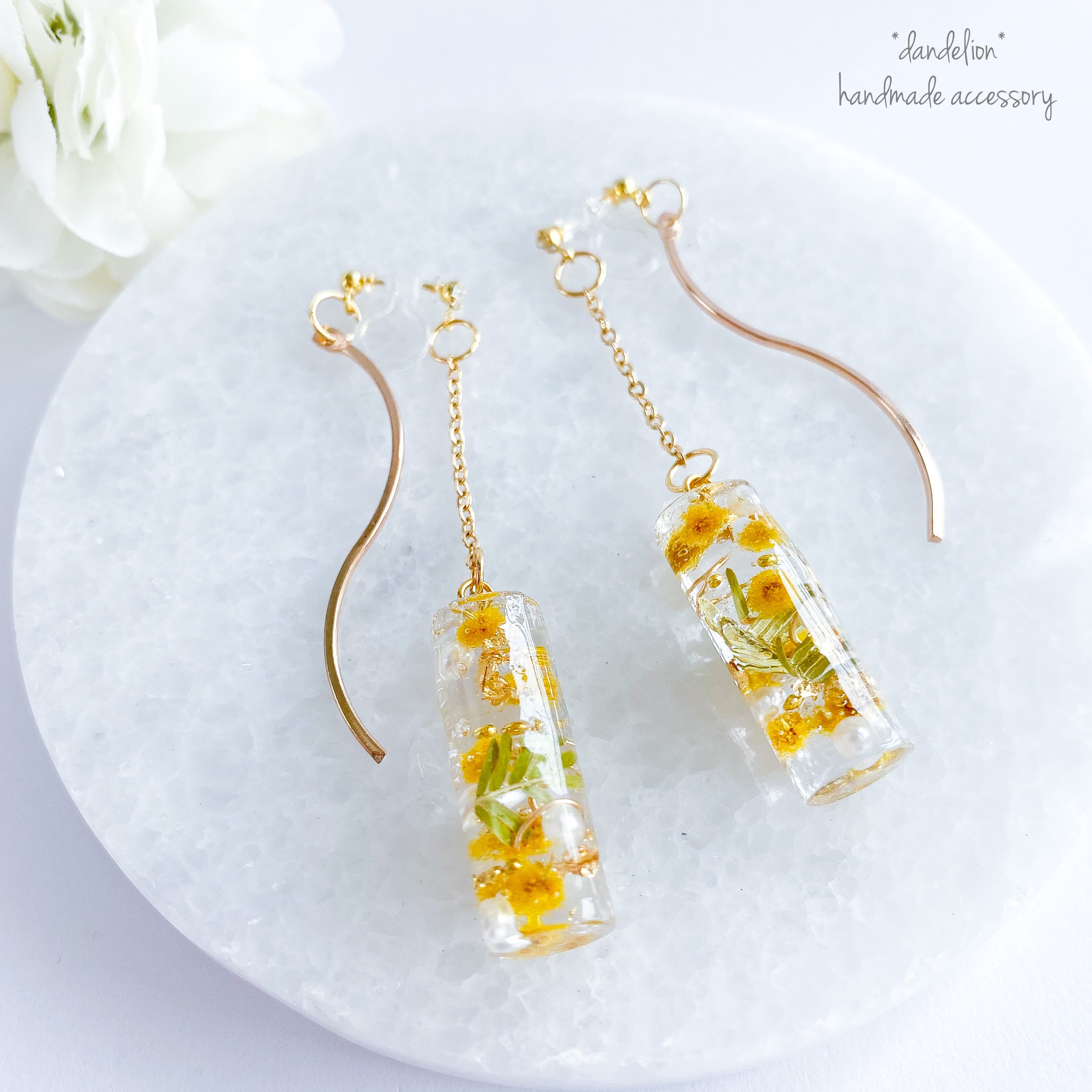 ハンドメイド 断ち切れ ミモザと押し花 ヘアピン/ヘアクリップ/バレッタ