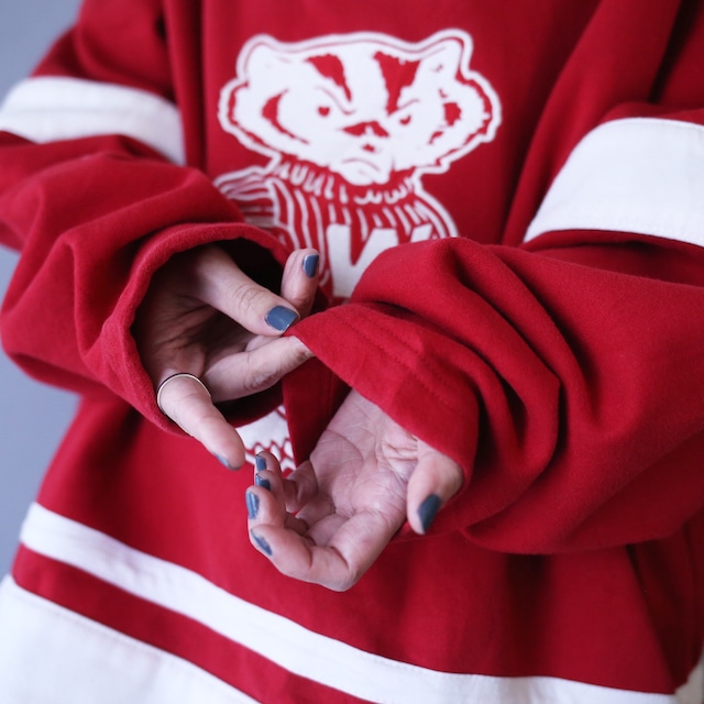 "Wisconsin Badgers" college team design over silhouette lace up sweat parka