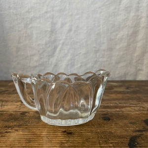 ふりふりガラスのピッチャー