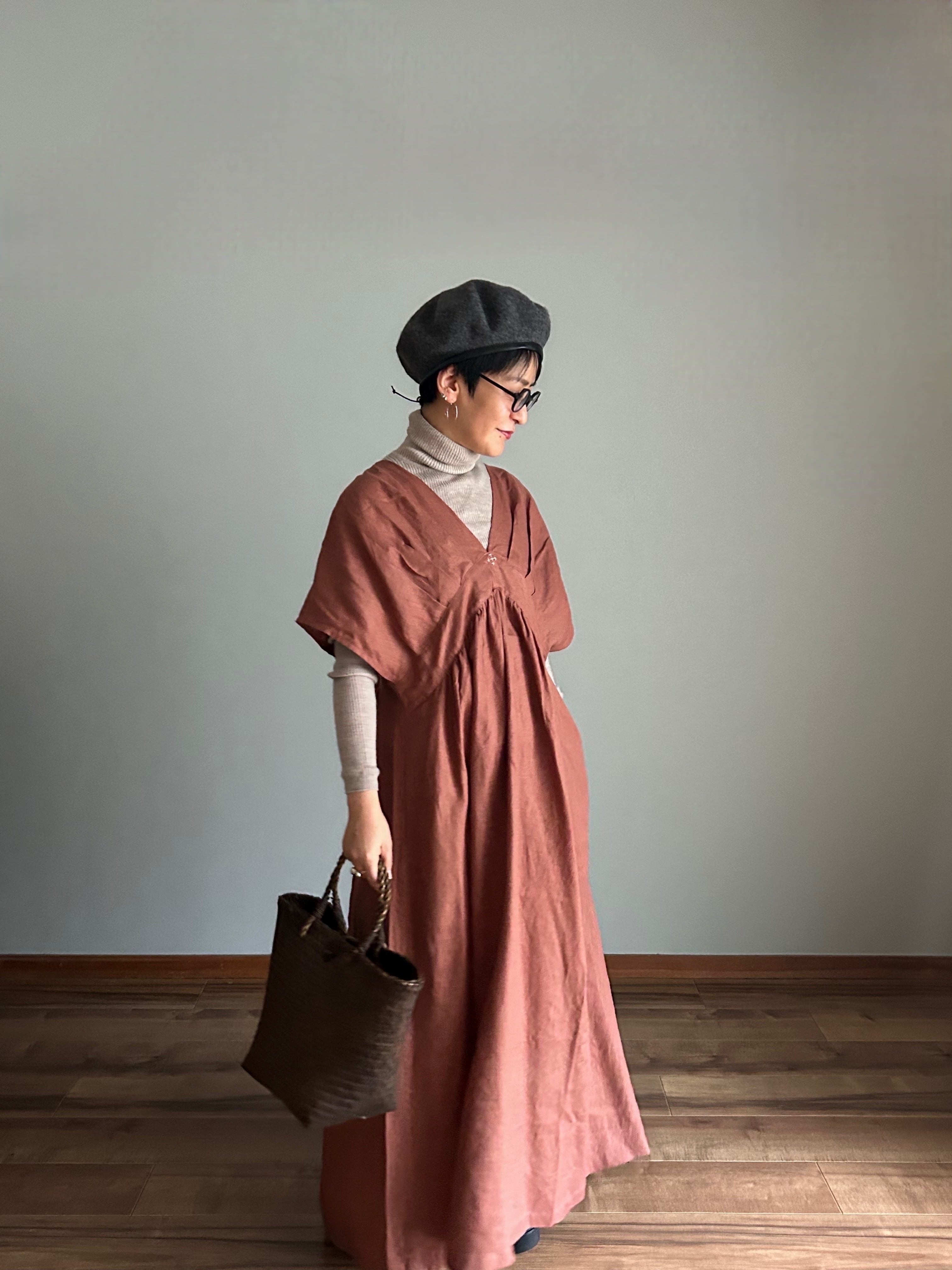タック入り Vネック リネンドレス | nuu
