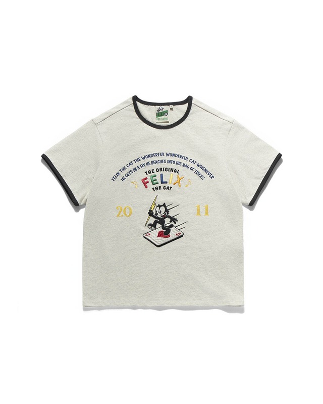 [EASTLOGUE] (WOMAN) FELIX SOUVENIR EMBROIDERED RINGER T-SHIRTS / OATMEAL & BLACK 正規品 韓国ブランド 韓国ファッション 韓国代行 イーストローグ 日本 店舗