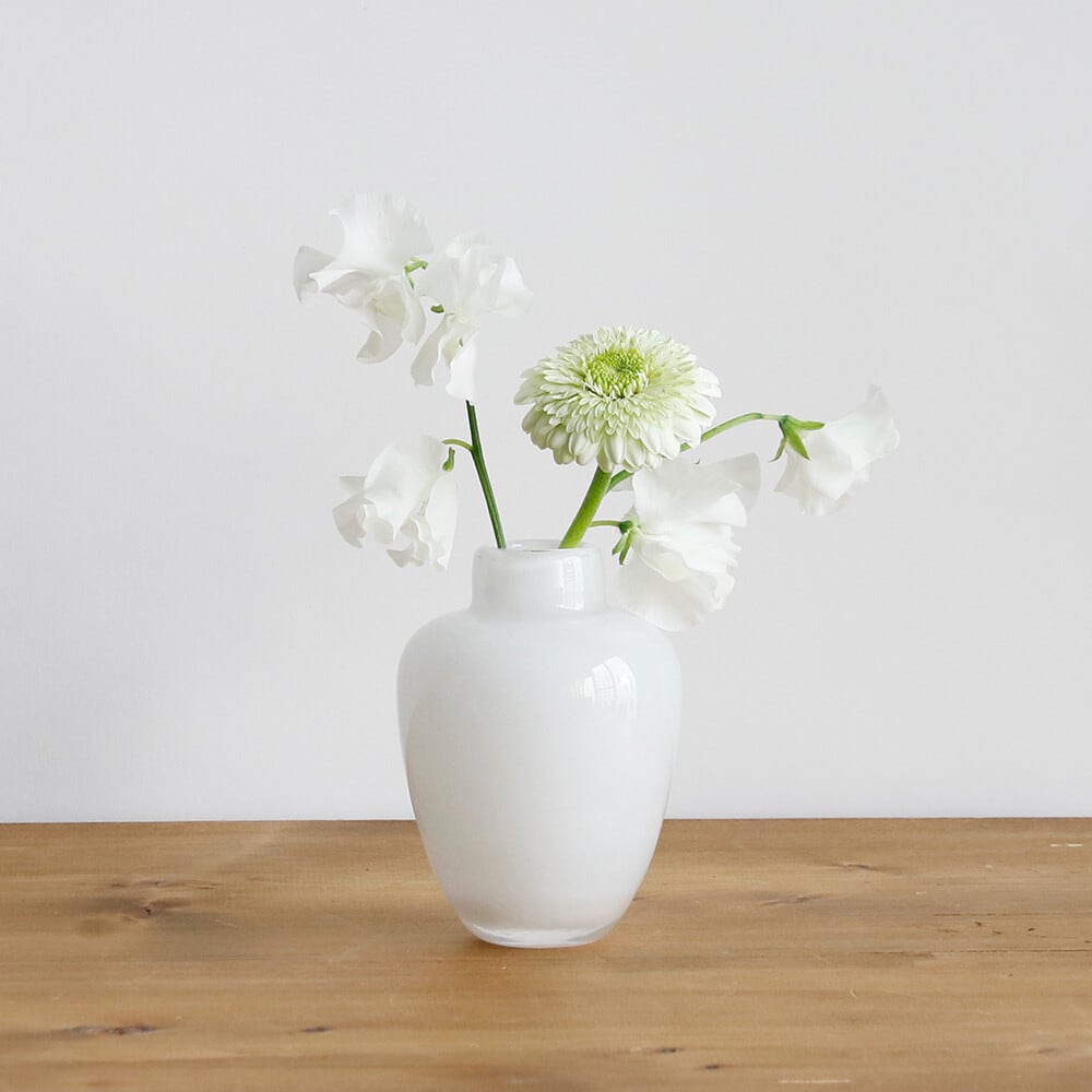 ミルキーガラス フラワーベース ノーマル（高さ13cm）（4色）／花瓶