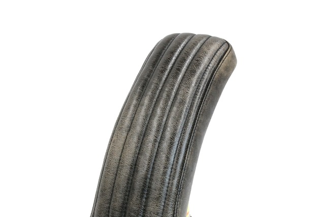 【抽選販売】クラックレザー : スタンダード コブラシート［縦タック&ロール]　(CSC03)