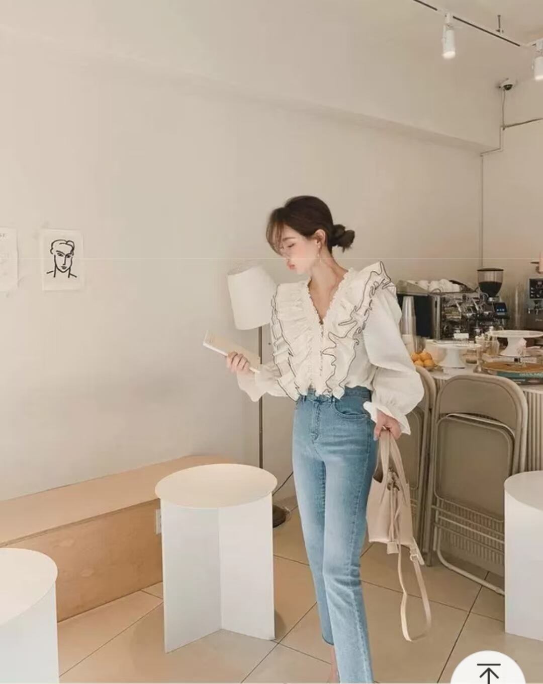 フリル　Vネックブラウス　AJ1079-6026