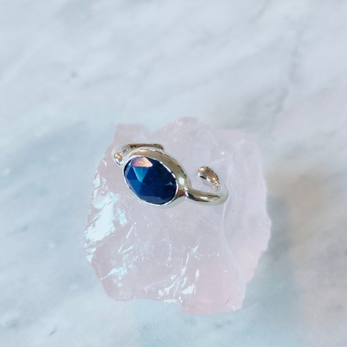 【oval earcuff】宇宙の青  ～ラピスラズリ～　〈silver〉
