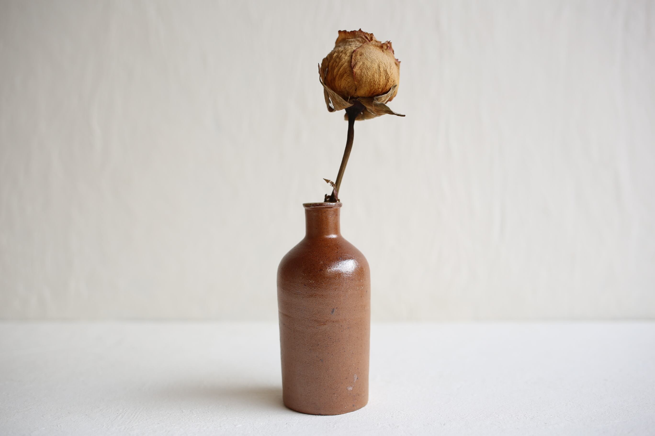 フランス アンティーク ヴィンテージ 小さめの美しいボトル N-01646