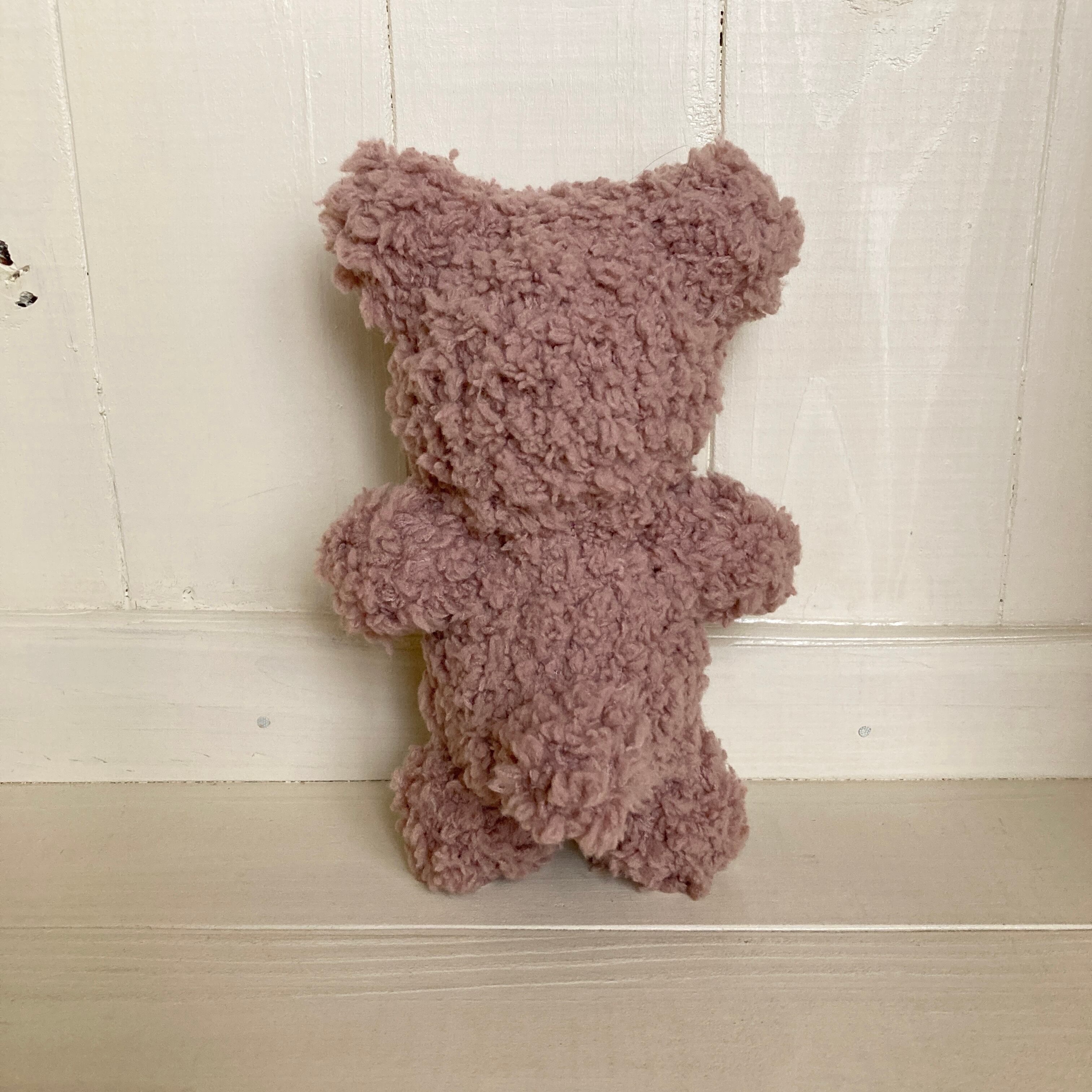 もこもこ子熊ちゃん」あみぐるみ｜ぬい撮りにぴったりの癒しの