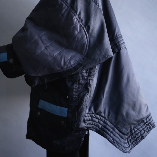"black×blue" many zip pocket gimmick design zip-up nylon jacket