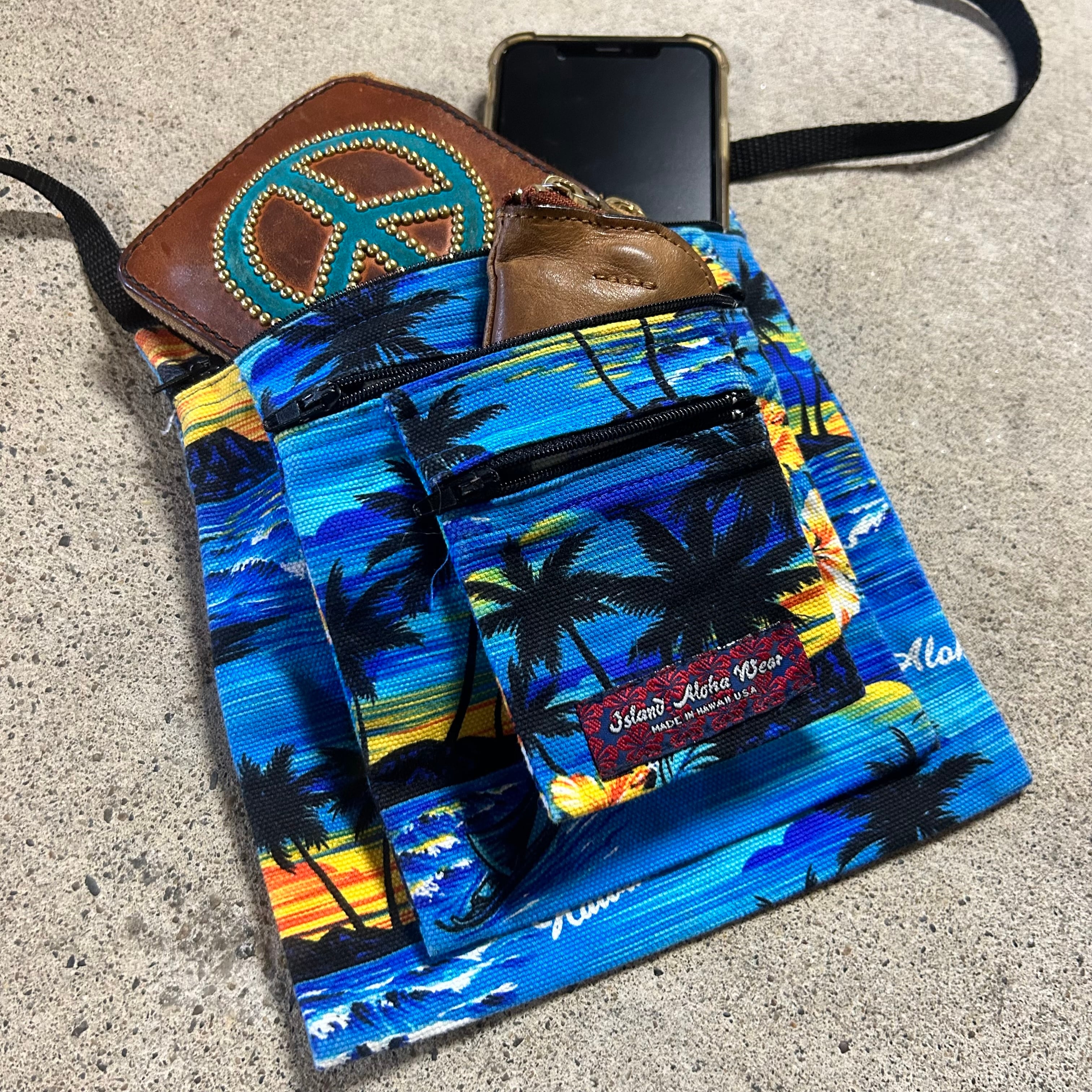 Island Aloha Wear pouch Made in Hawaii ハワイアン柄 サコッシュアロハ ポーチ バッグ #506052  kapre