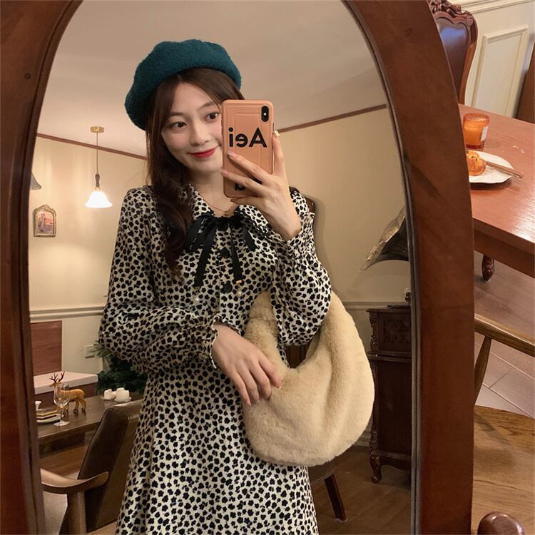 好印象 素敵 ロングスカート フローラル 厚手 デザインセンス 人形の襟 ワンピース