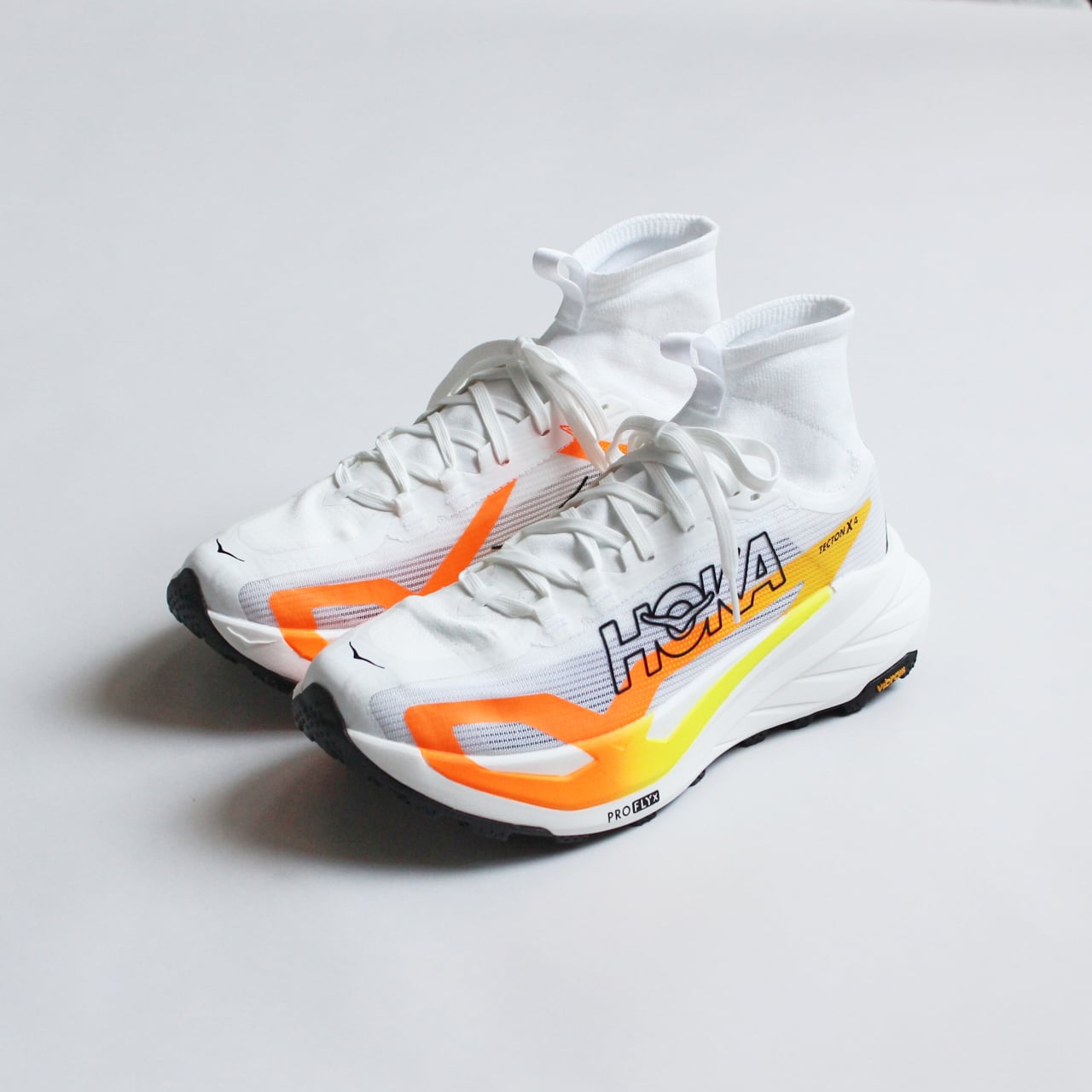 HOKA(ホカ)Tecton X 4 -フロスト / ネオン タンジェリン メンズ トレイルランニング シューズ