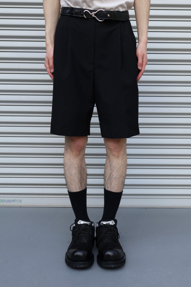 2 tuck wide shorts