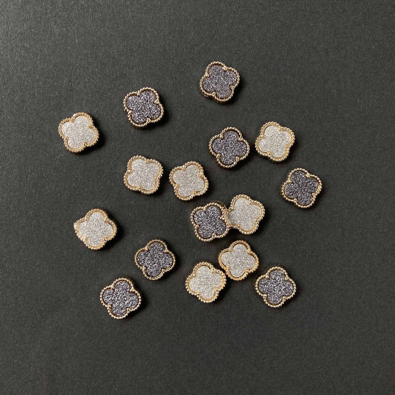 〈再入荷〉ラメ入りクローバーカボションパック(8p)