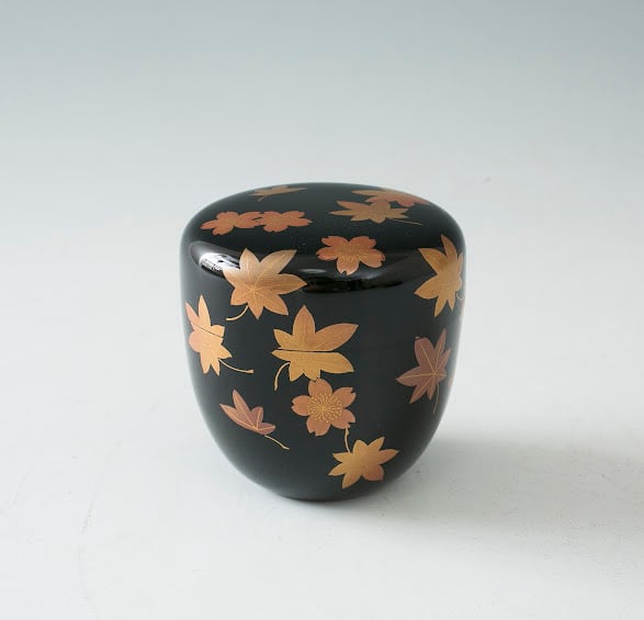 八八八】時代漆器 菊散し文 中次 棗 ◇箱付 茶器 仕覆付 茶道具 八八八】時代漆器 菊散し文 中次 棗 ◇箱付 茶器 仕覆付 茶道具