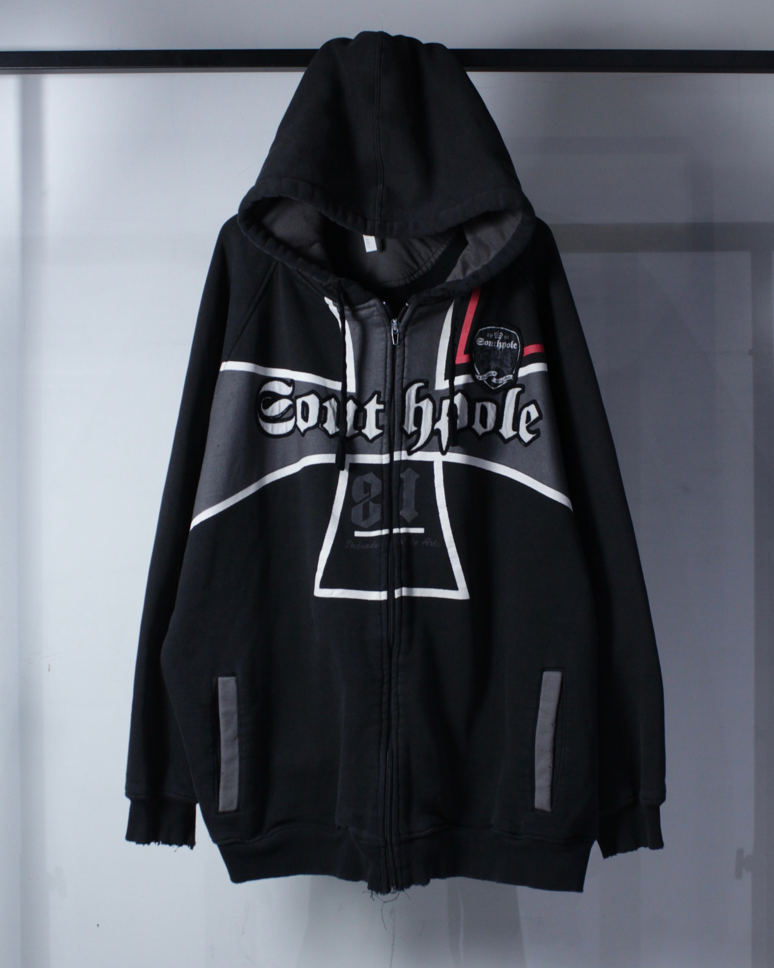 Caka BLACK】“SOUTH POLE” Iron Cross Logo Good Fade Zip Up Hoodie