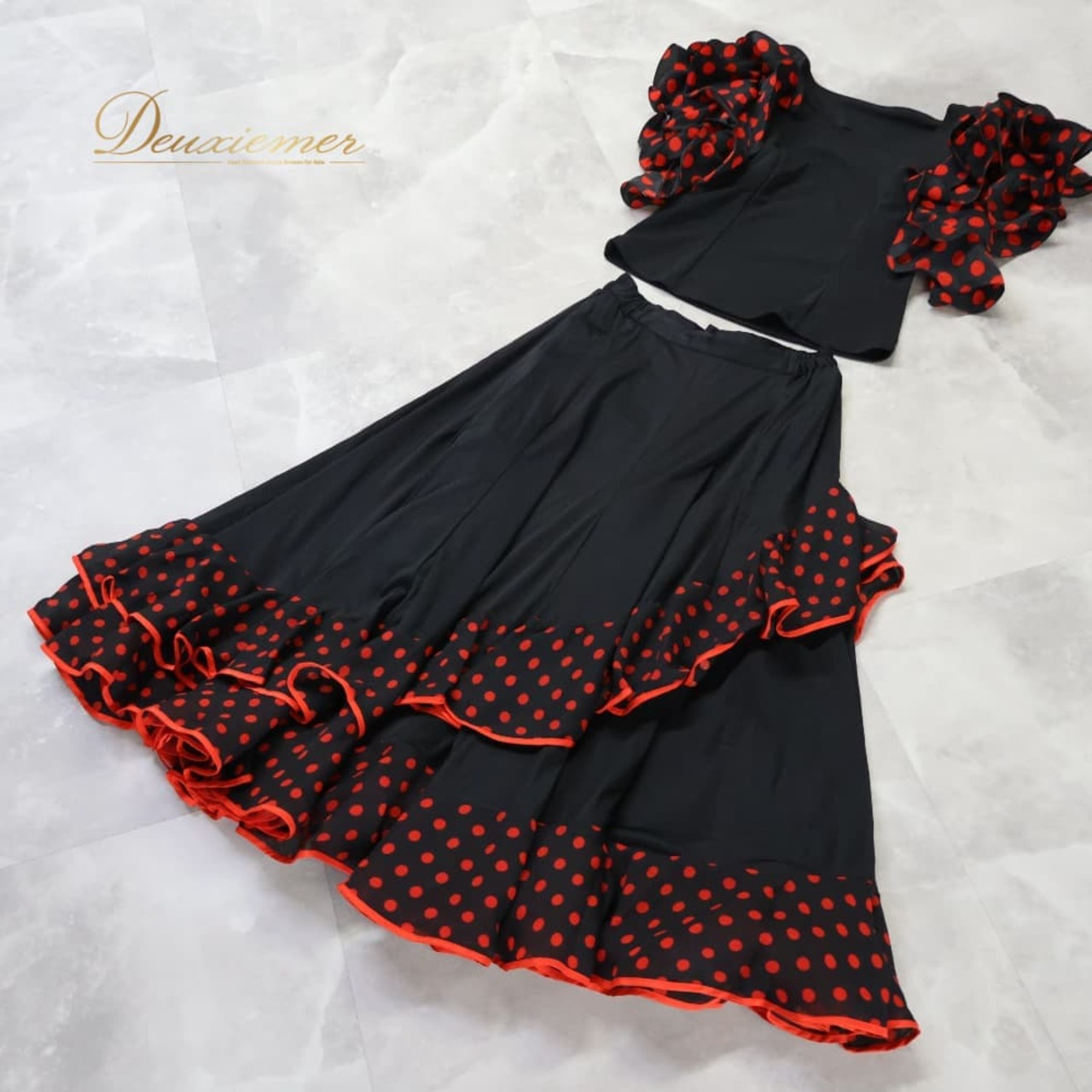 フラメンコ 衣装 prima boutique プリマブティック ツーピース セットアップ 上下セット ブラック系 水玉 ドット 黒 赤 ボランテ フリル かわいい ダンス衣装 イベント ステージ レディース ポップ おしゃれ レッド系