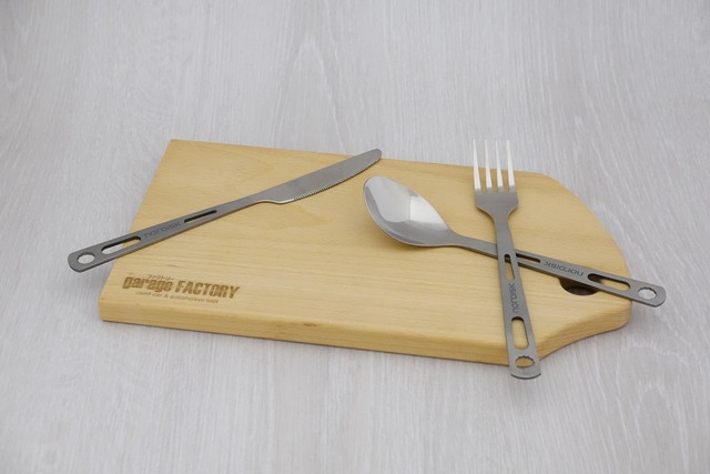 【ガレージファクトリー刻印入り　オリジナル商品】　もこん炉（MOKONRO）カッティングボード　