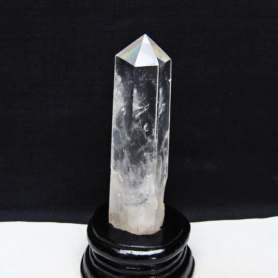 水晶 六角柱 水晶 ポイント 原石 置物 台座付属 一点物 152-4605
