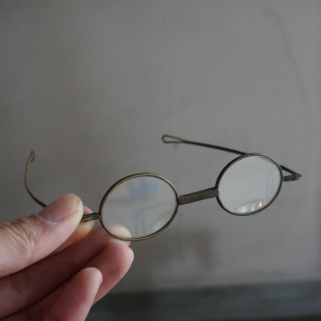 古い国産の眼鏡