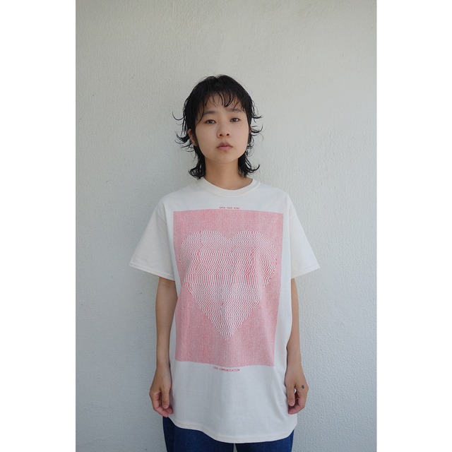 T-shirt / beige × red | AWA by PROJECT