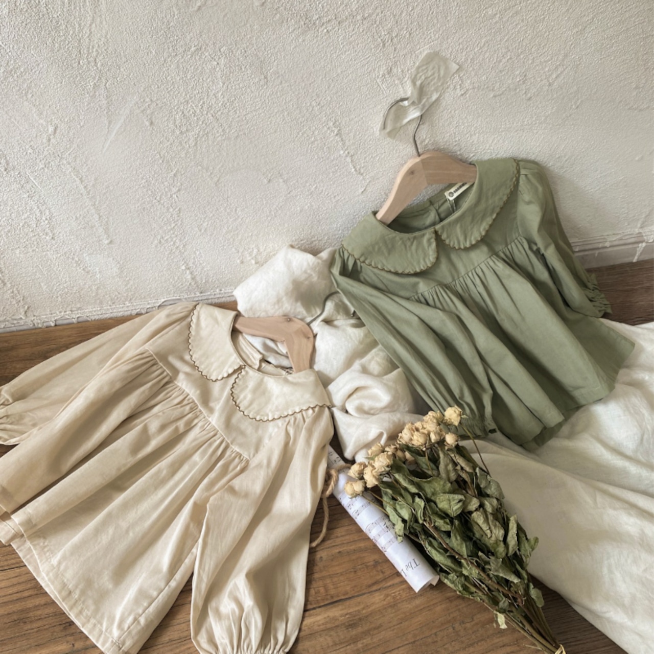 春レトロ刺しゅう裾ブラウス