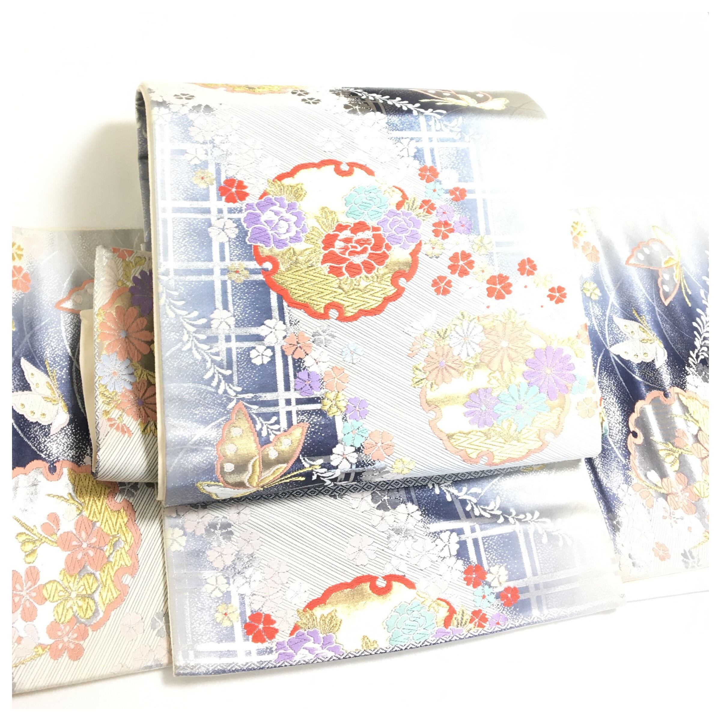 手刺繍の最高峰【絽刺し】 お使い勝手抜群の【全通柄】 華麗な帯姿に