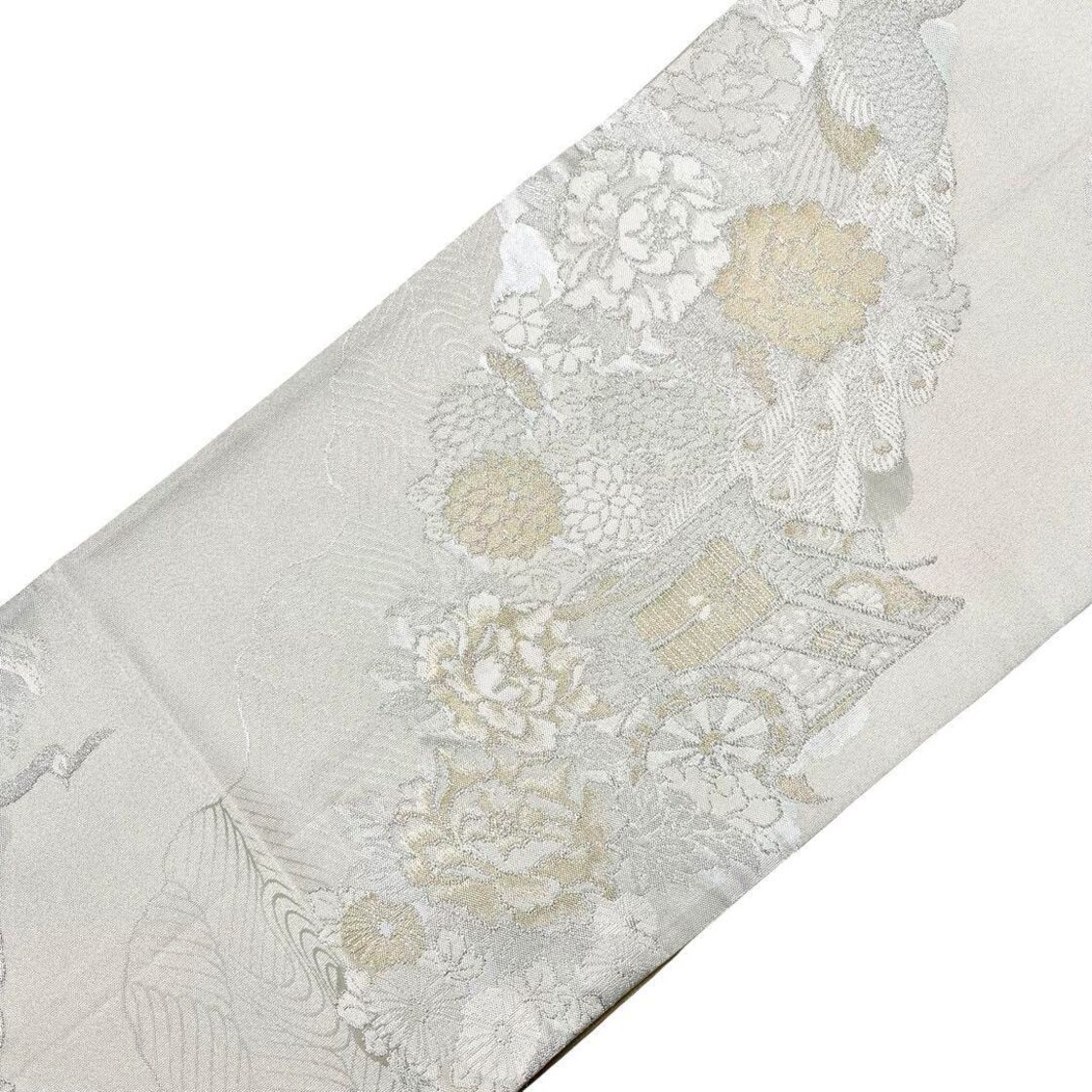 袋帯 綴れ 作家物 美保姿 御所車に花模様 真珠色 O-4071 | Pay ID 