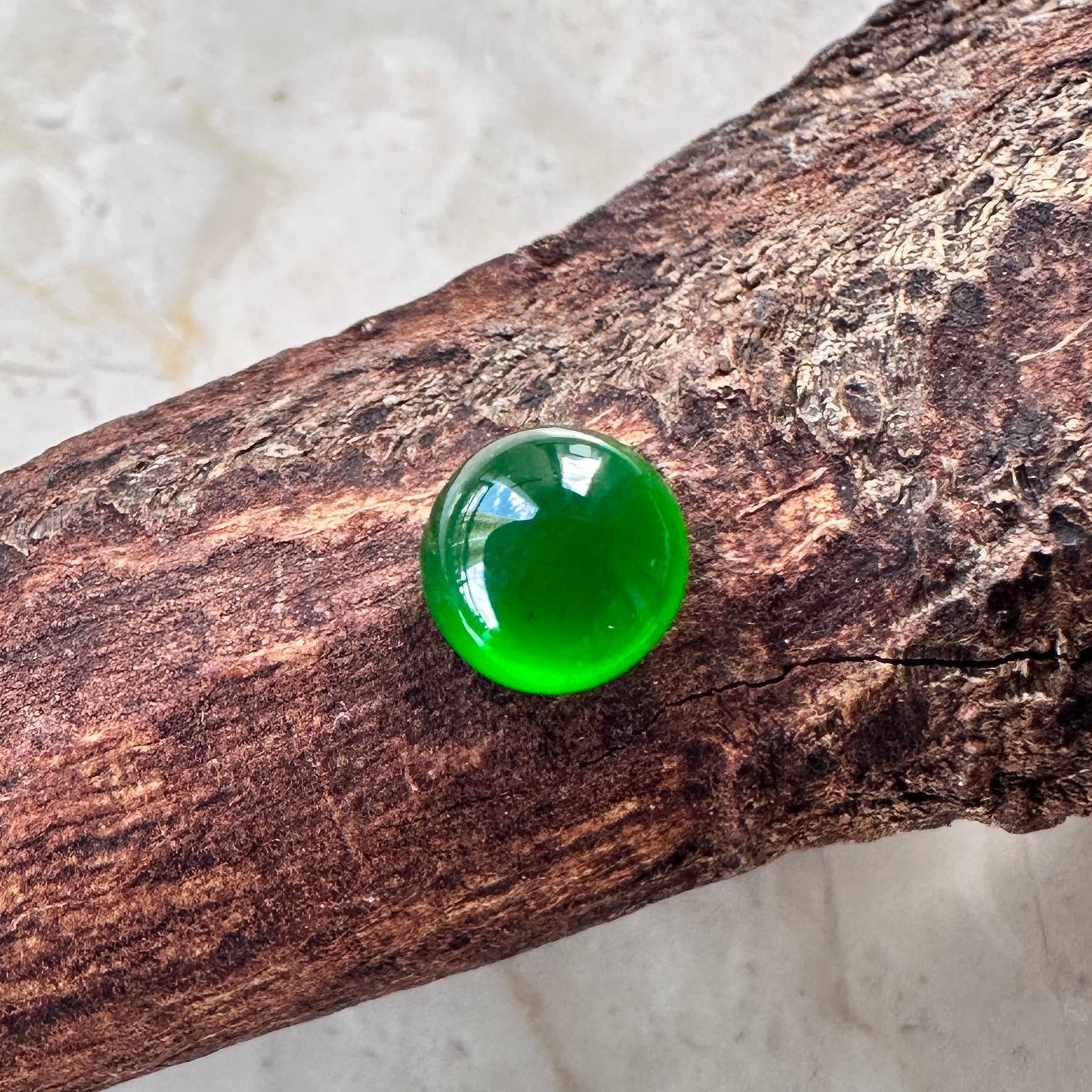 Jade 0.921 ct R C 2 | Victorian Box