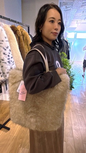 80256860 ファービッグトート